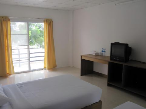 โรงแรมบ้านสกุลเพชร