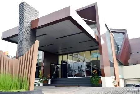 Bogor Indah Nirwana Hotel & Convention Отели рядом с достопримечательностью «Puncak Langit camping ground»