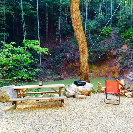 Discover Serenity at TinyFox Cabin: Your Perfect Getaway Surrounded by Nature