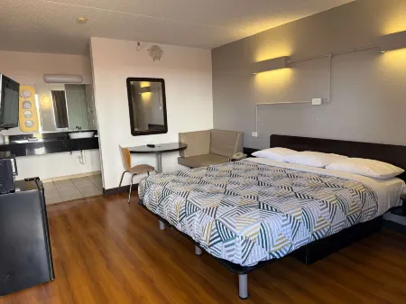 Motel 6 Joliet, IL - I-80