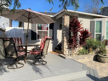 1 Block to Beach-2 Br/2BA+ Garage-Pets WelcomeReg: Nrp22-00501 Отели рядом с достопримечательностью «Нейплс»