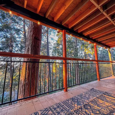 Cozy A-Frame High in The Tree Tops