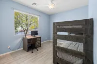 NEW!! GORGEOUS 4 Bed Desert Oasis with Pool!