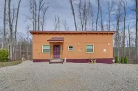 Bring a Pet: Peaceful Frenchburg Cabin on 1 Acre Hotels in Menifee County