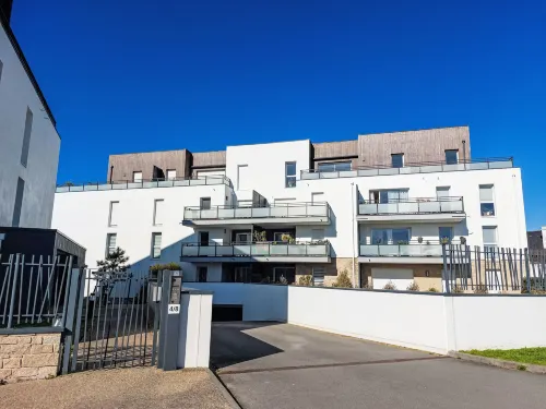 Grand Balcon, Piscine et proche du Port
