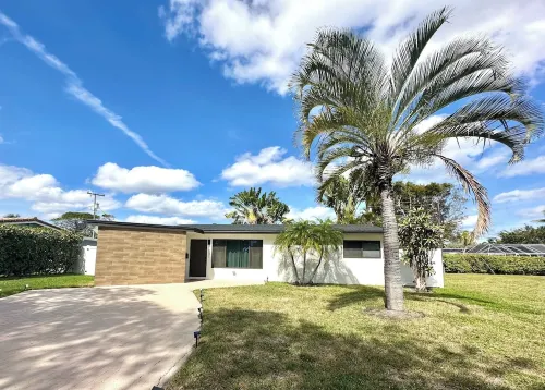 Spacious and bright 4-bedroom house in awesome area of Deerfield Beach The Cove