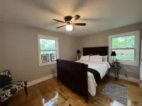 Farmhouse !!  1 min to  Randy’s Icehouse, Tx Beer Co & Taylor Liquor & 5 Samsung