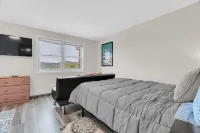 Hidden Gem! Large 3BR Condo, minutes to Pleasant Mtn! 40 Minutes to Sunday River Hotels in 