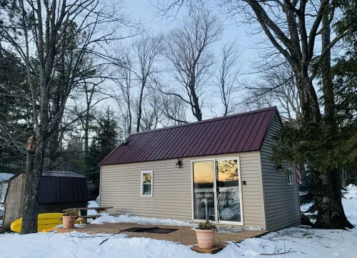 Lakefront Cabin... Ride To All The Snowmobile Trails From The Cabin