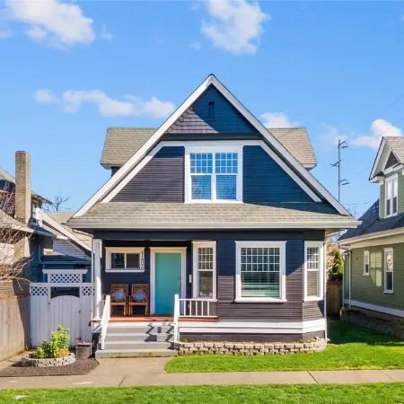 The Cushman House A: Unit A near 6th Ave UPS UW Ruston
