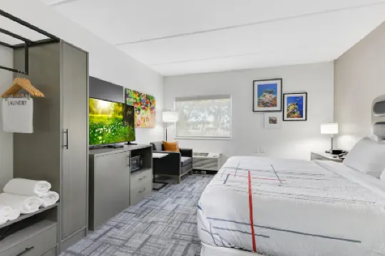 La Quinta Inn & Suites by Wyndham Jacksonville Mandarin