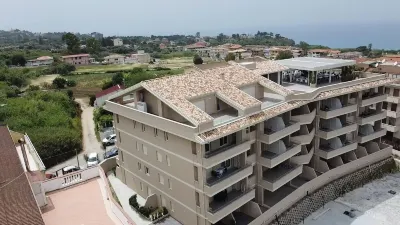 Middle Town Palace
