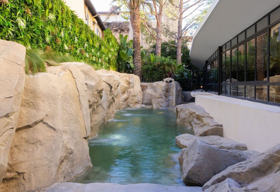 Staybridge Suites Cannes Centre 썸네일