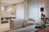 The Burgundy - Boutique B&B - Bed and Breakfasts
