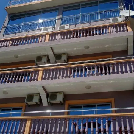 Apartments & Rooms Rozana