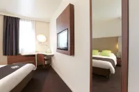 Campanile Valenciennes Ouest - Petite FORÊT Hotels in Saint-Amand-les-Eaux