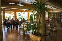 Hotel Rancho Guacamayos - breakfast