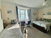 Lyndale Guest House - Beach