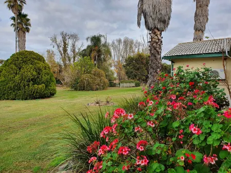 The Aston Motel Tamworth Отели в г. Тинтинулл