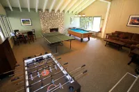 Discovery 4 #142, Loft - Pools
