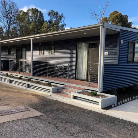 Acacia Caravan Park & Holiday Units