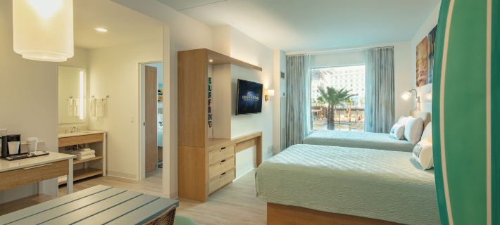 Universal's Endless Summer Resort – Dockside Inn and Suites Hotels in Orlando