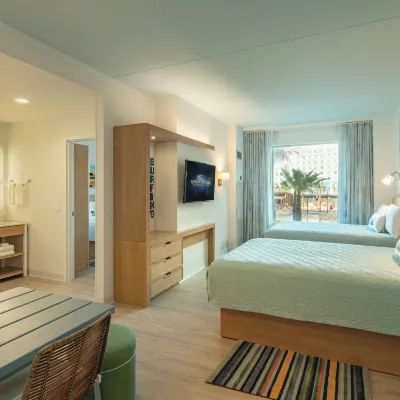 Universal's Endless Summer Resort – Dockside Inn and Suites Hotels near Fun Spot America