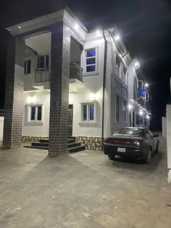 Divine Villa and Resorts Ltd Отели в г. Umu Ezeukwu