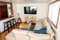 Cozy Home outside Pittsburgh