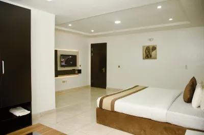 1Bed - Balcony - Pool - Gym - Spa Hotels near Prophet Kuku st Shopping Center