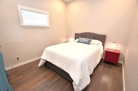 The Chicken Coop a Modern Riverfront Oasis 908