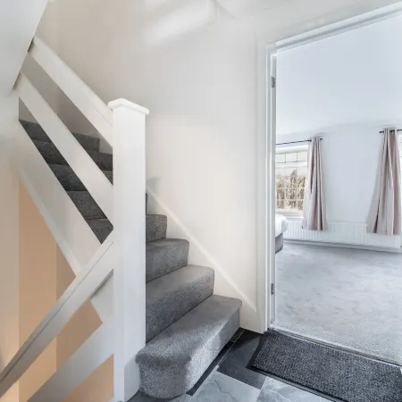 Purley House-Sleeps 8-Near Gatwick-Games Room