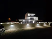 Lux Holiday Home Slatki Hotels near Seline AUTOCAMP Pisak
