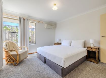 Morning Light Beach House - by the BnB Collection