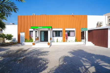 Tropicana Hotel Отели в г. Риффа