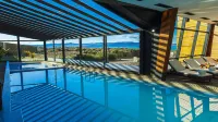 Design Suites Calafate - Pools