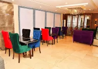 Hotel Akbar International - parking