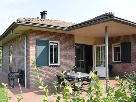 Bungalow in Netherlands with Garden Terrace Отели в г. Барневелд