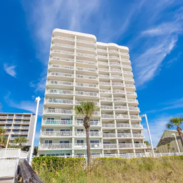 Tradewinds Condos by Hosteeva
