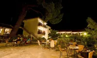 Delphi Hotel
