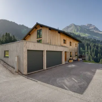 Hus24