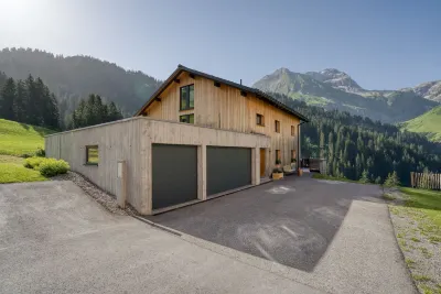 Hus24