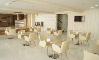 HOTEL CINAS