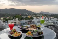Downtown Prime A Premium Boutique Hotel Udaipur - My Downtown Hotels - جاكوزي