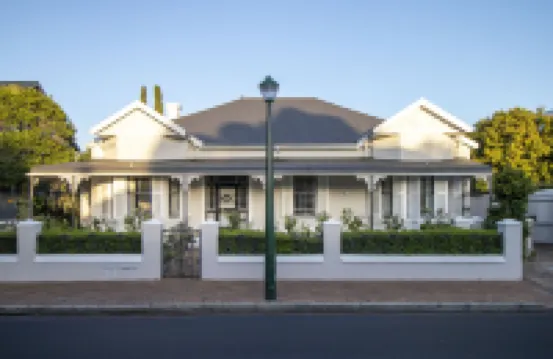Middedorp Villa and Apartments