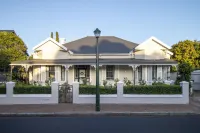 Middedorp Villa and Apartments