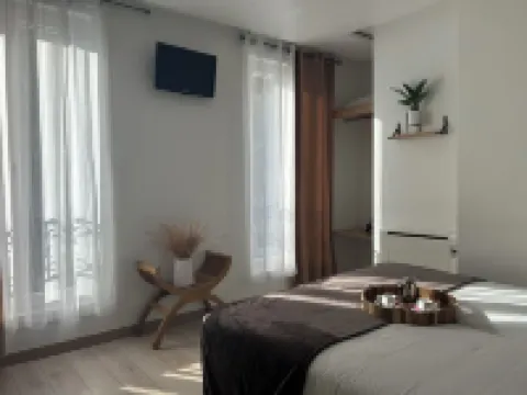 Hôtel le National Clichy Paris Hotels in Clichy
