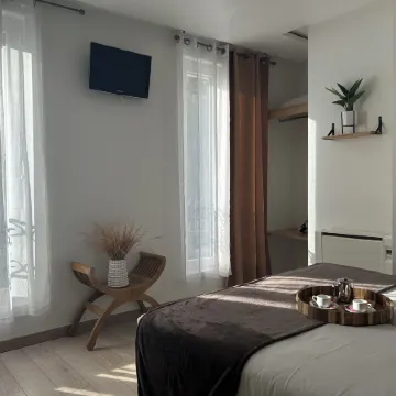 Hôtel le National Clichy Paris Отели рядом с достопримечательностью «17-й округ: Батиньоль»
