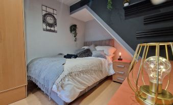 Stunning 5-Bed House in Liverpool! Great Location!