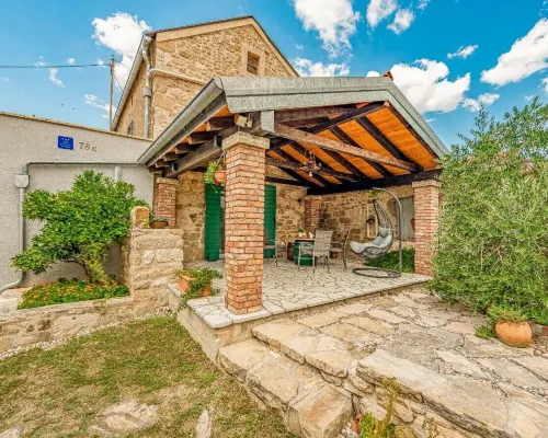 Holiday Home Stone Wall Hotels in Opcina Razanac